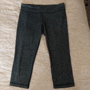 SOLD Under Armour crop legging